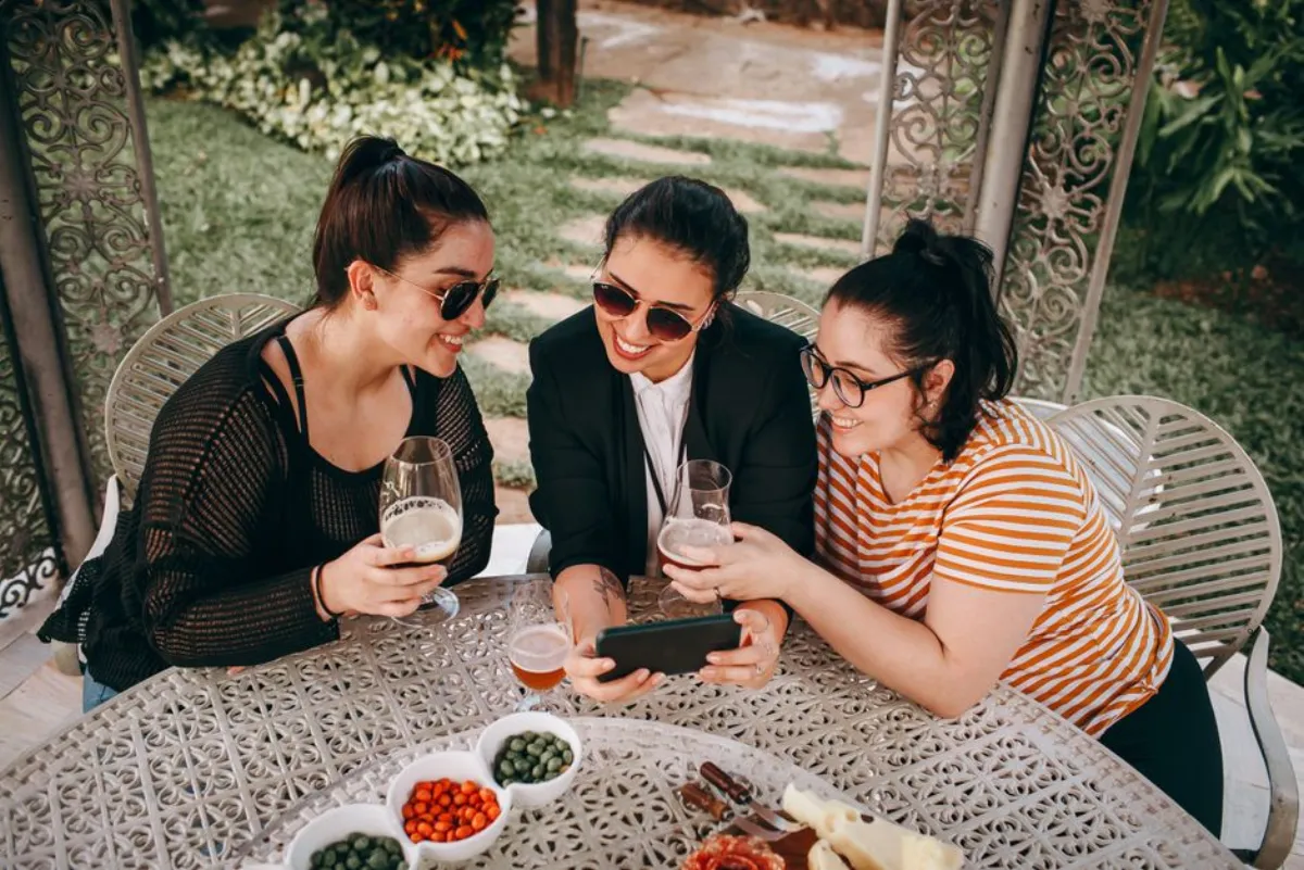 chat group